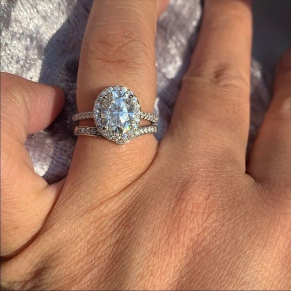 3.4ct tw oval VVS1 oval engagement ring moissanite - Picture 7 of 7